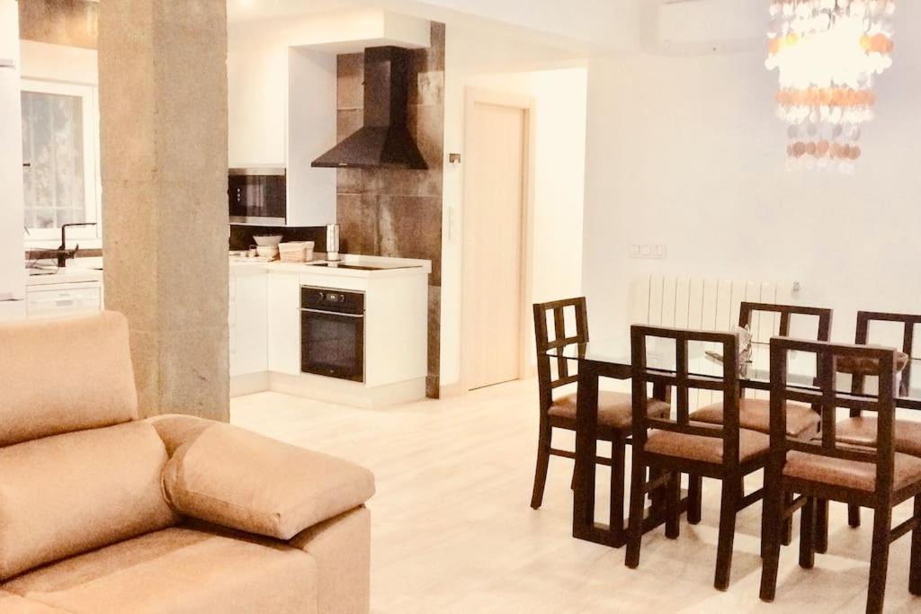 Center Wifi Parking Free Apartment